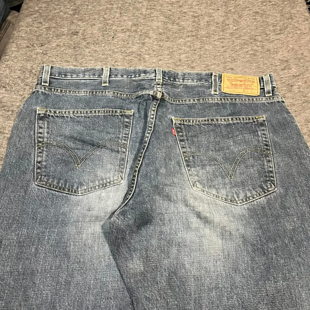 Levis 569 Loose Straight Jeans Mens 38x32 Medium Wash Distressed Blue Denim